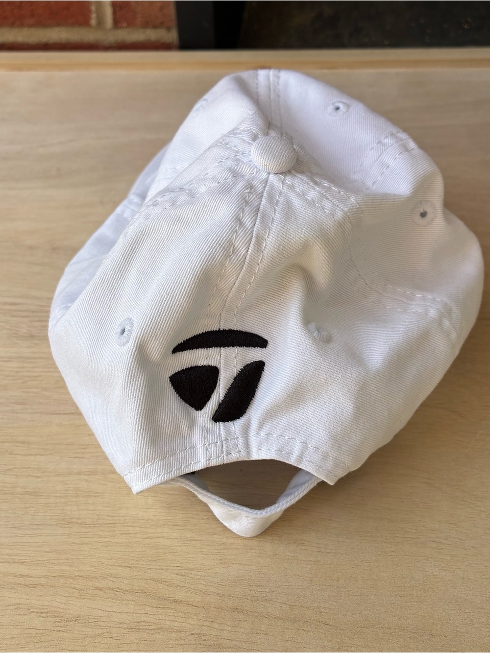 Taylormade Hat Cap Strap Back White Lightweight Performance
One Size Golf - Picture 3 of 6